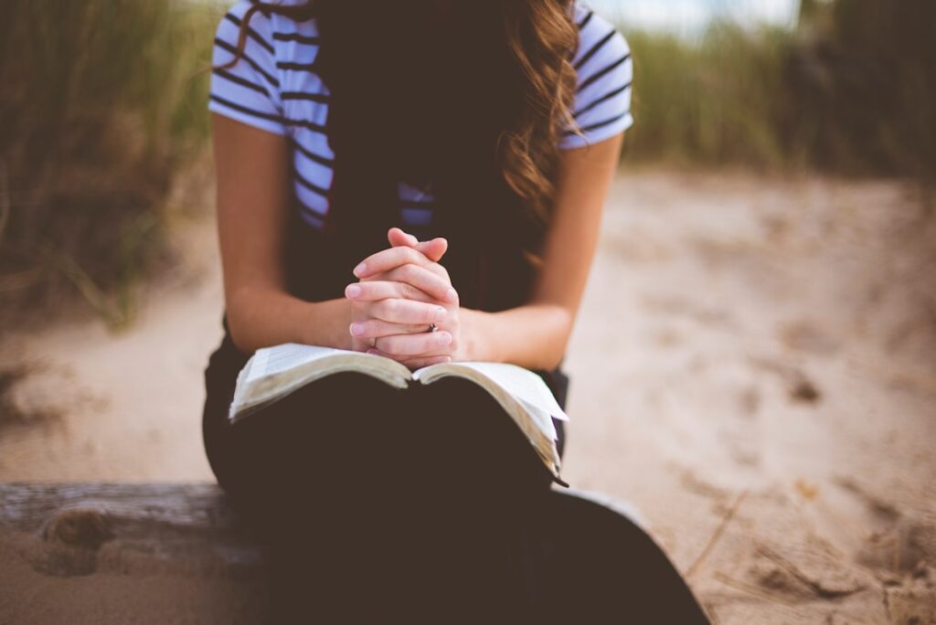 Photo Meditating person